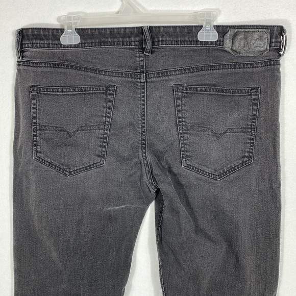 DIESEL Men’s Buster Regular Slim Tapered-Fit Jeans 38 x 32 Dark Gray Wash - Picture 9 of 15
